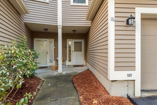 Building Photo - 168 Upton St