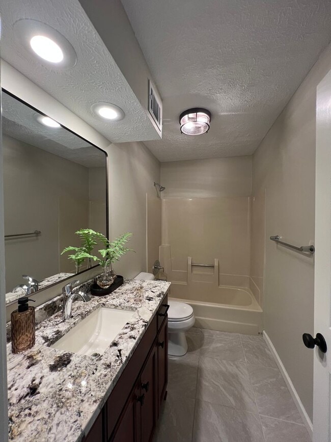 Building Photo - 514 N 2nd St