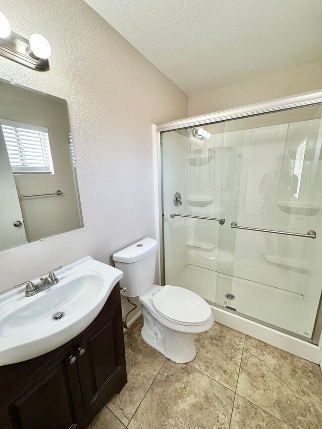 Building Photo - Fantastic 3 Bedroom/2 Bath Single Level Home & NO HOA!  Schedule a Showing Today!