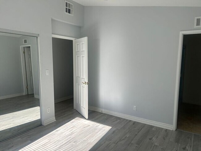 Building Photo - 22859 Valerio St