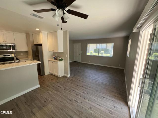 Building Photo - 736 Thoreau Ln