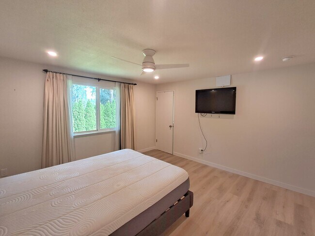 Building Photo - $3,200 -4 Bed / 3 Bath- Home with Fully Fe...