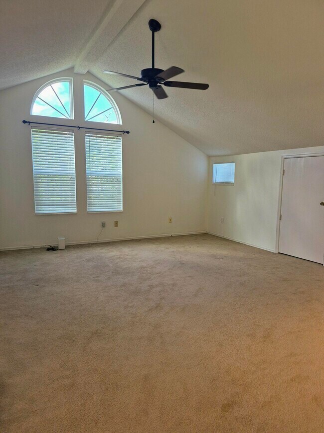 Building Photo - 1975 Westminster Cir