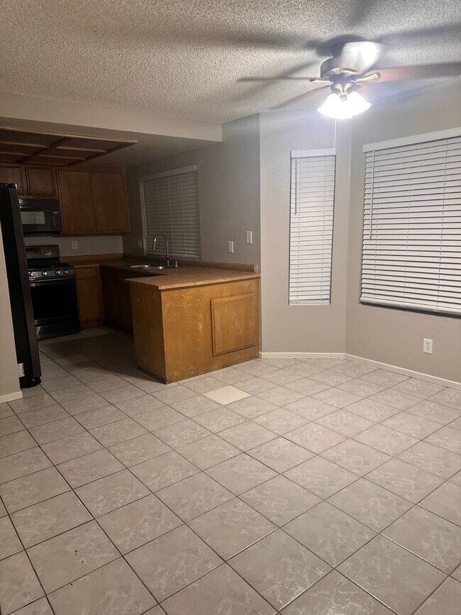 Building Photo - 126 Elegante Way