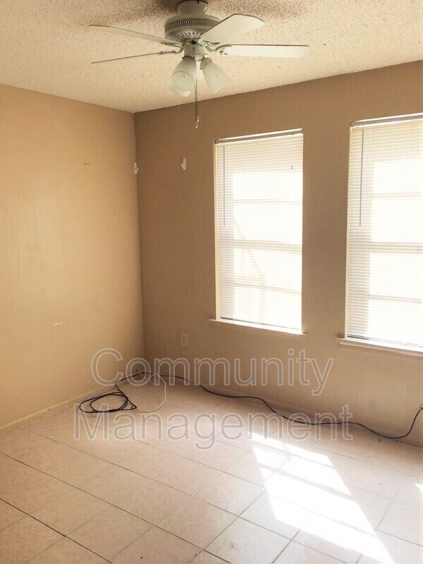 Building Photo - 7743 Bles Ave
