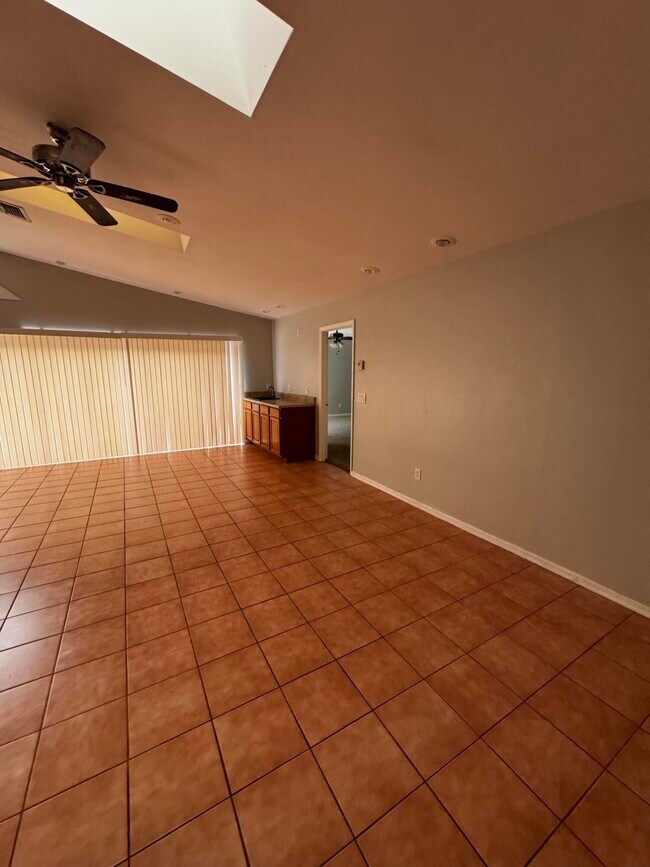 Building Photo - 1886 SE Boma Ave