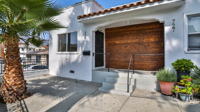 Building Photo - East LA duplex