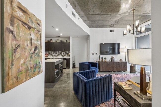 Building Photo - Move-In Ready ICON Condo in The Gulch, Designer Furnished Option, Rare Same-Floor Parking, 2BR wi...