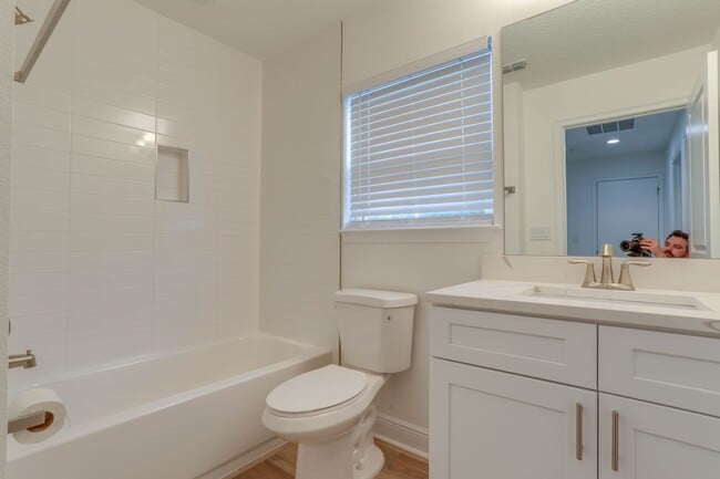 Building Photo - 1401 E Michigan St