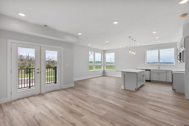 Building Photo - Larkspur - Building B