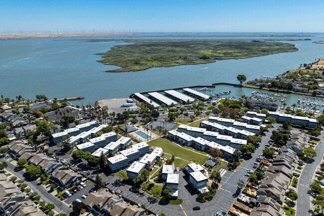 Building Photo - Marina Heights Apartments