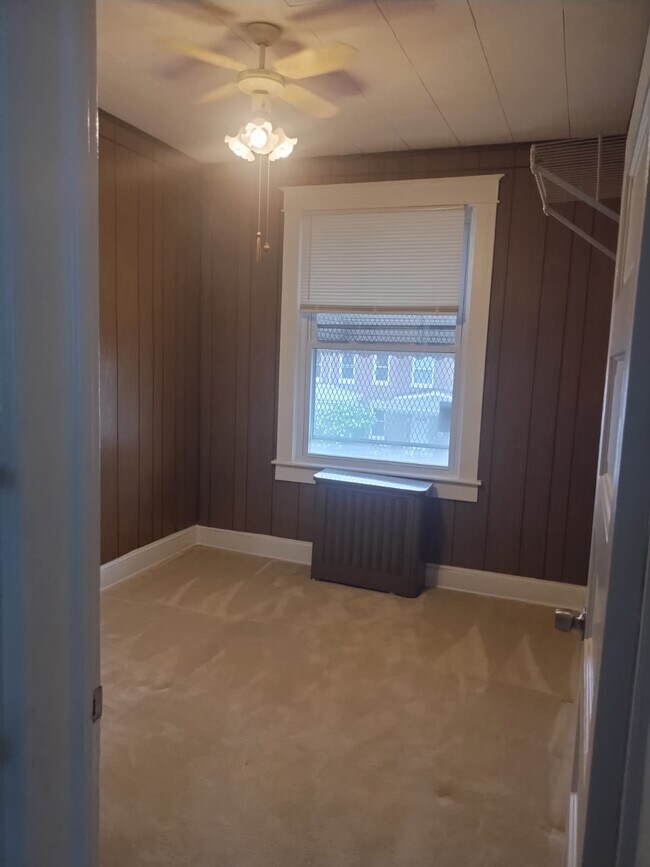 Building Photo - 408 Lyndhurst St