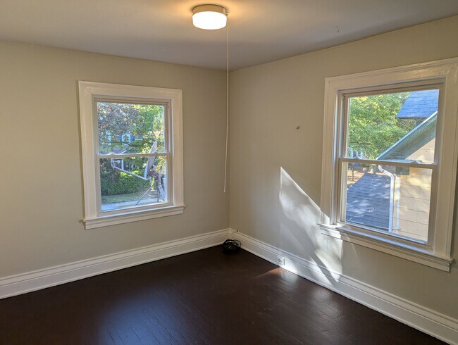 Building Photo - 114-116 Depew St