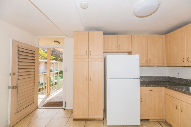 Building Photo - Bishop Manor Unit 22