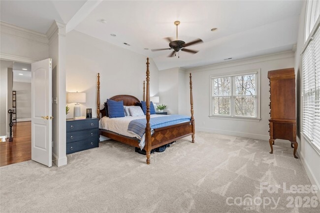 Building Photo - 1009 Honors Ct