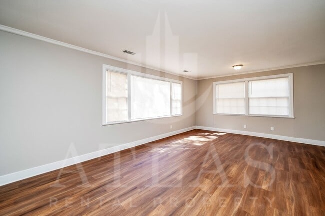 Building Photo - Spacious 3BR/2BA – 1,480 Sq Ft of Comforta...