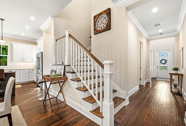 Building Photo - 120 Grove Way