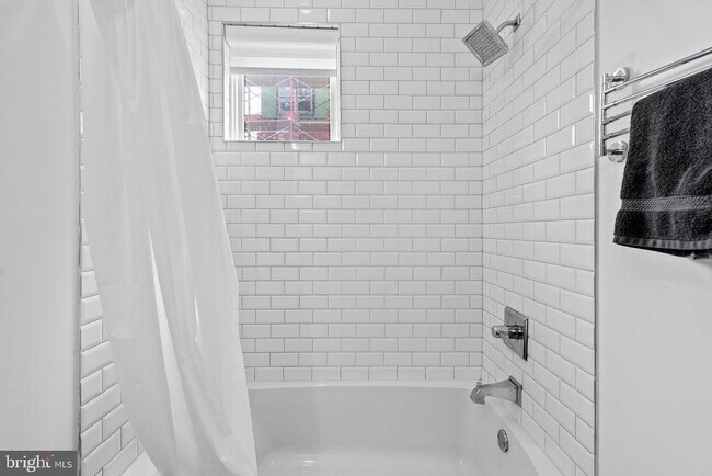 Building Photo - 1402 Ellsworth St