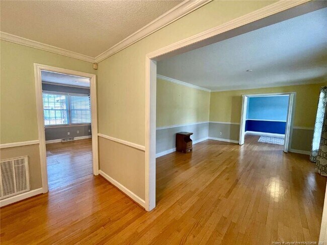 Building Photo - 2514 Dartmouth Dr
