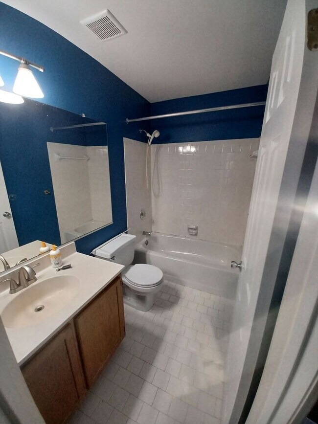 Building Photo - 8028 Valleys Crest Ct