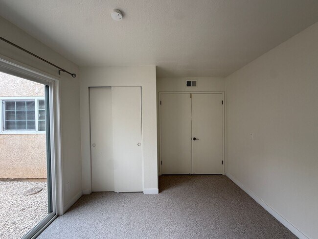 Building Photo - 1422 Eagle Ct