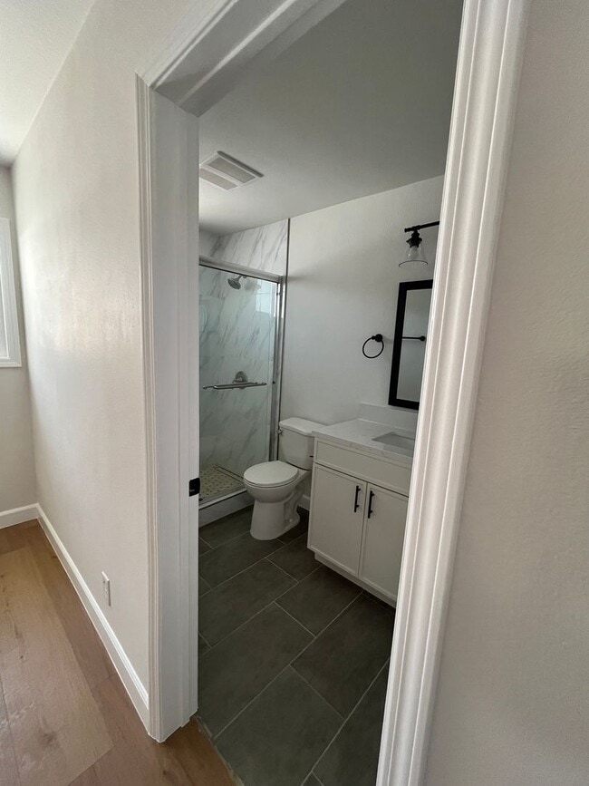 Building Photo - For Rent – Newly Remodeled 3 Bed / 2 Bath ...