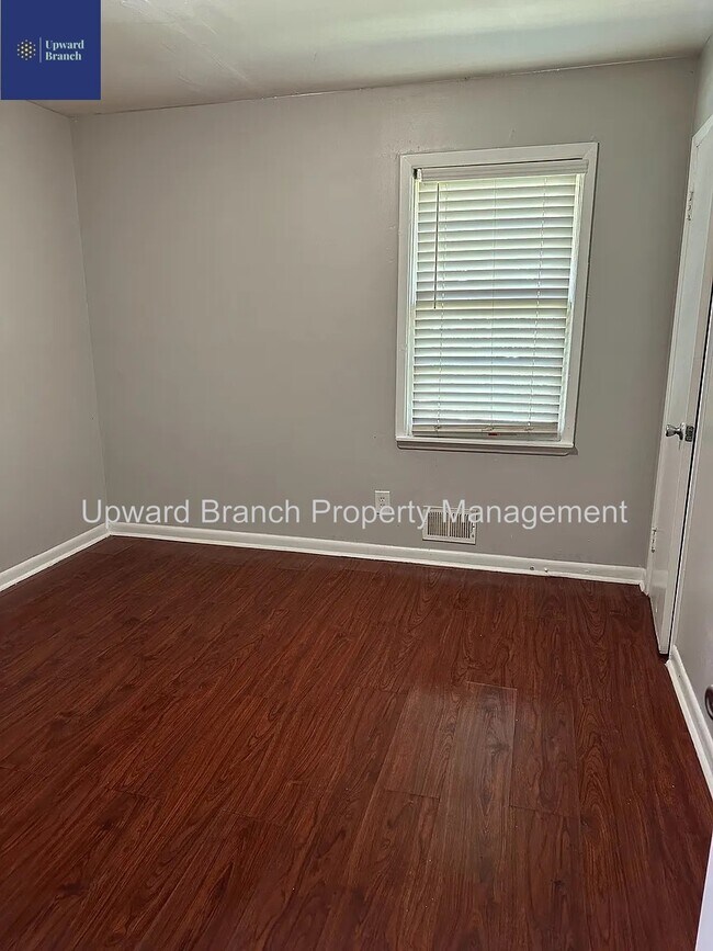 Building Photo - 3889 Branch Dr SW