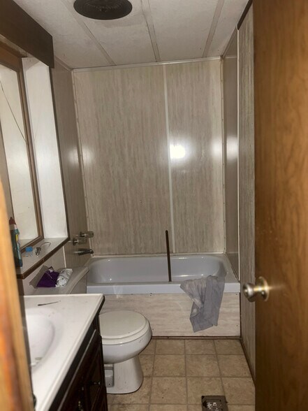 Building Photo - 765 Old Toone Rd