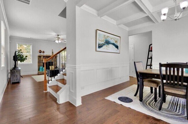 Building Photo - 6651 Rivergreen Rd