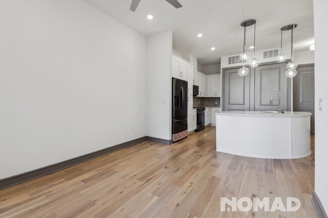 Building Photo - 1 Bedroom Condo in Carrollton