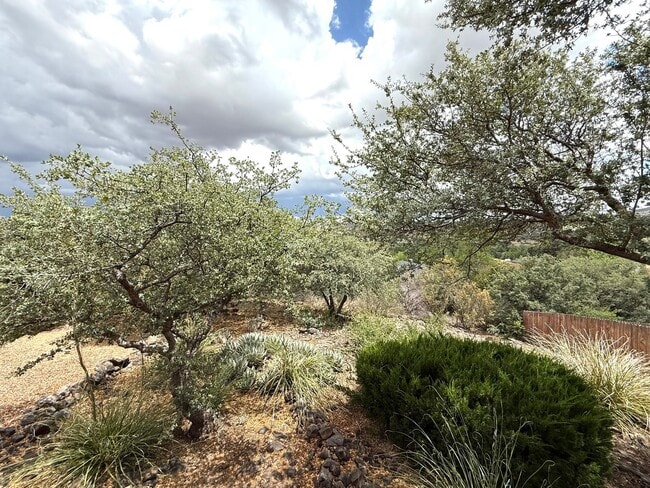 Building Photo - Nice home in Cliff Rose
