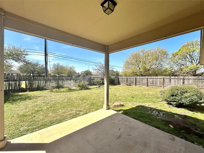 Building Photo - 15201 Knighten Ln