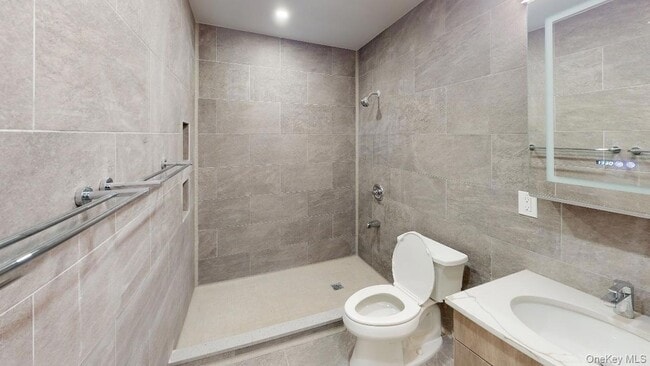 Building Photo - 90-09 68th Ave