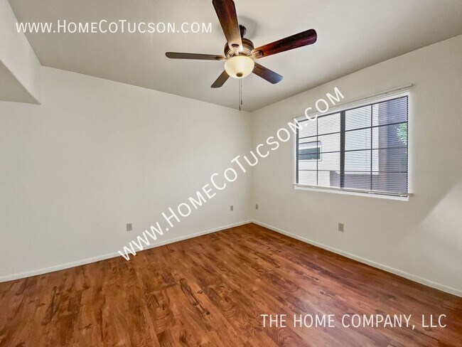 Building Photo - 1767 Deer Hollow Loop