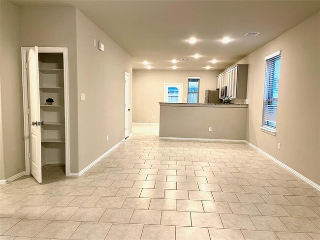 Building Photo - 31326 Spotted Saddle Hollow
