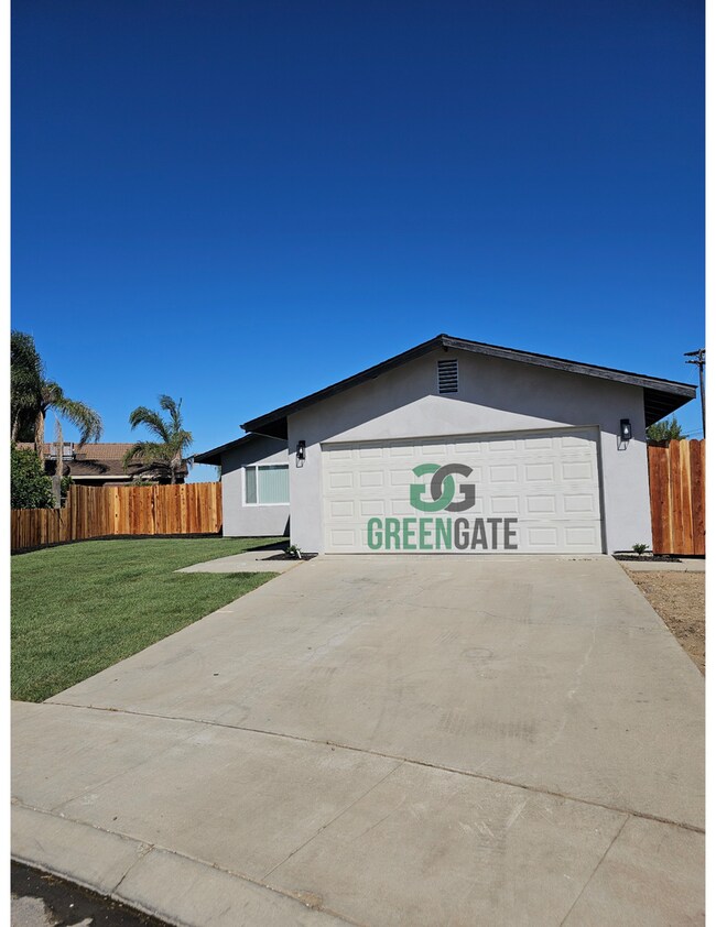Building Photo - 901 Valente Way