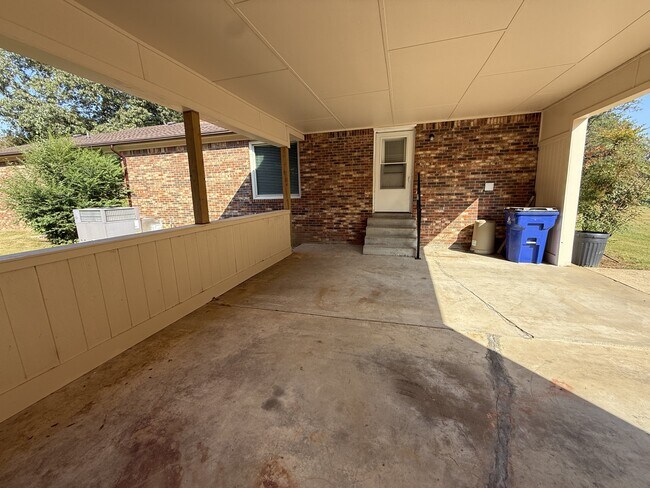 Building Photo - 364 Ridgewood Dr