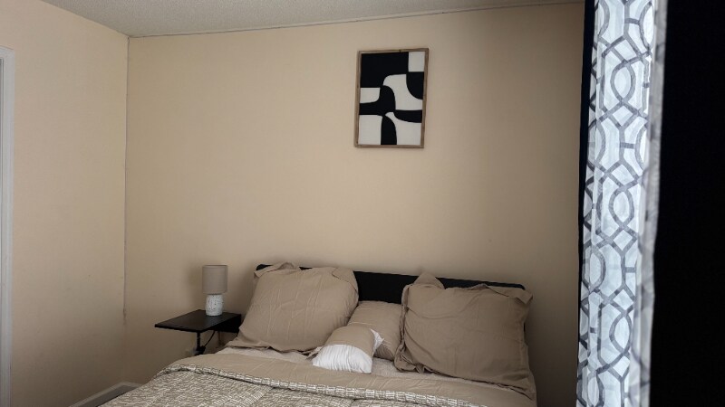 Building Photo - 3409 Summerfield Dr