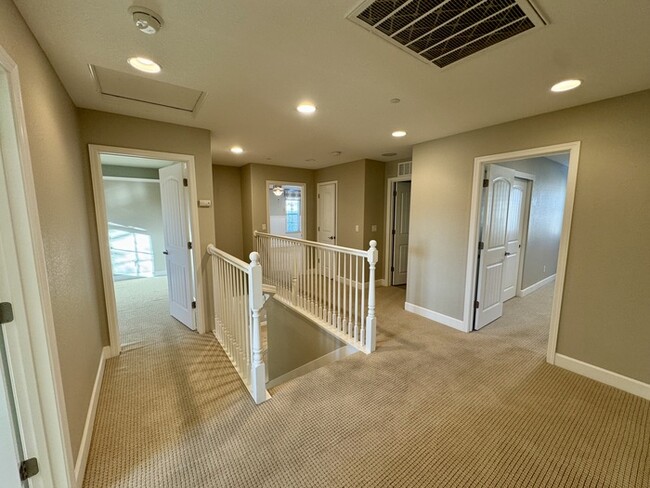 Building Photo - Beautiful Home in Lincoln! - 27 E Street