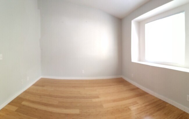 Building Photo - 30902 Club House Dr