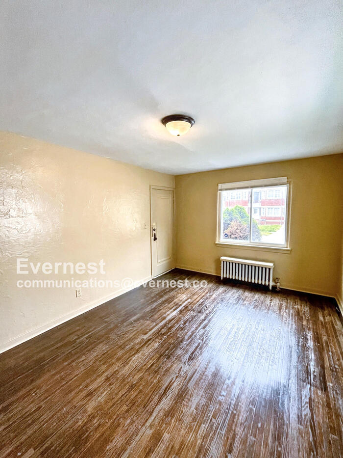 Building Photo - 3812 Drexel Dr