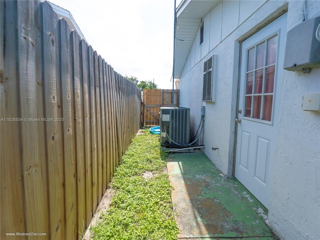 Building Photo - 3421 Cantrell