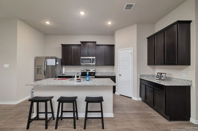 Building Photo - 7043 Diamond Vly