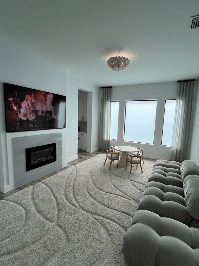 Building Photo - 8227 Oceanus Dr