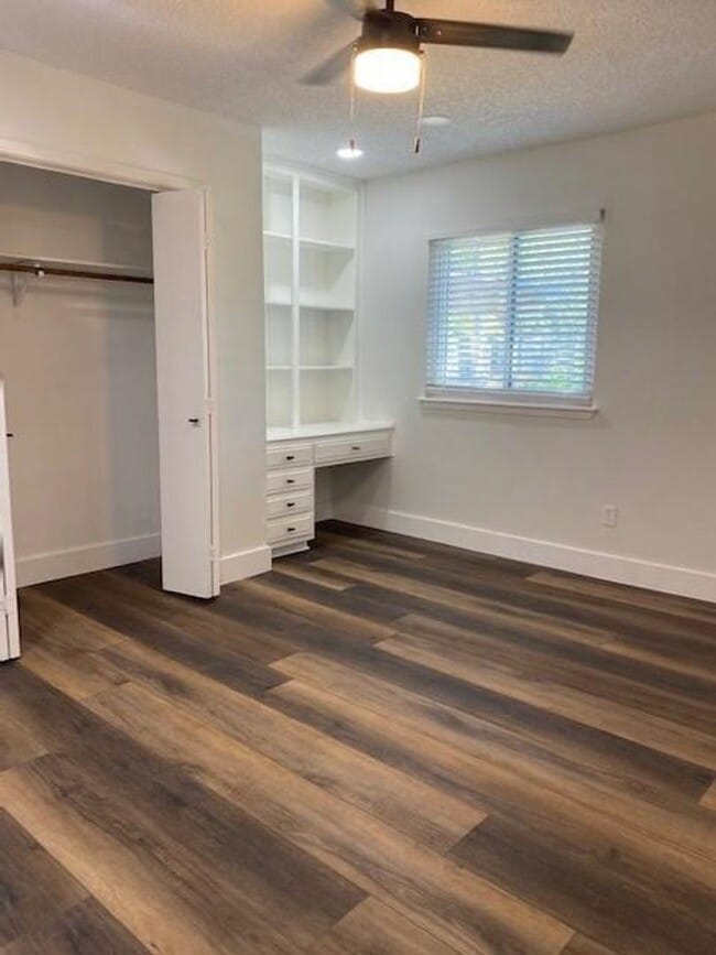 Building Photo - Remodel, large lot