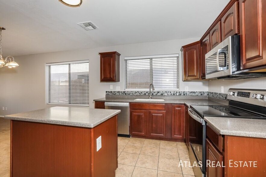 Building Photo - 2726 E Denim Trail