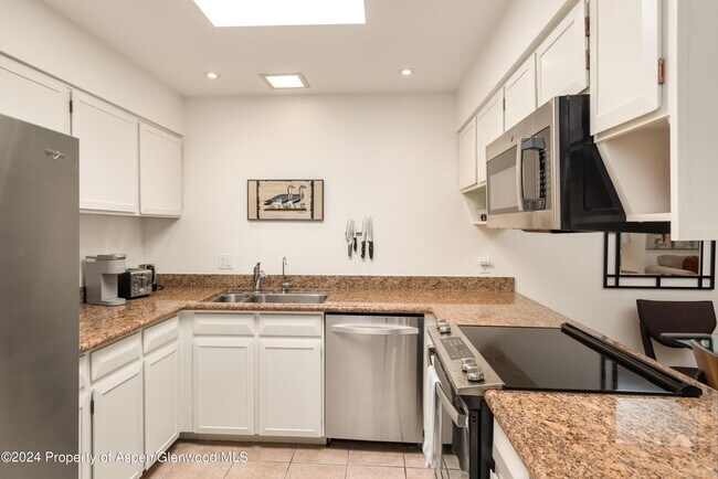 Building Photo - 205 E Durant Ave