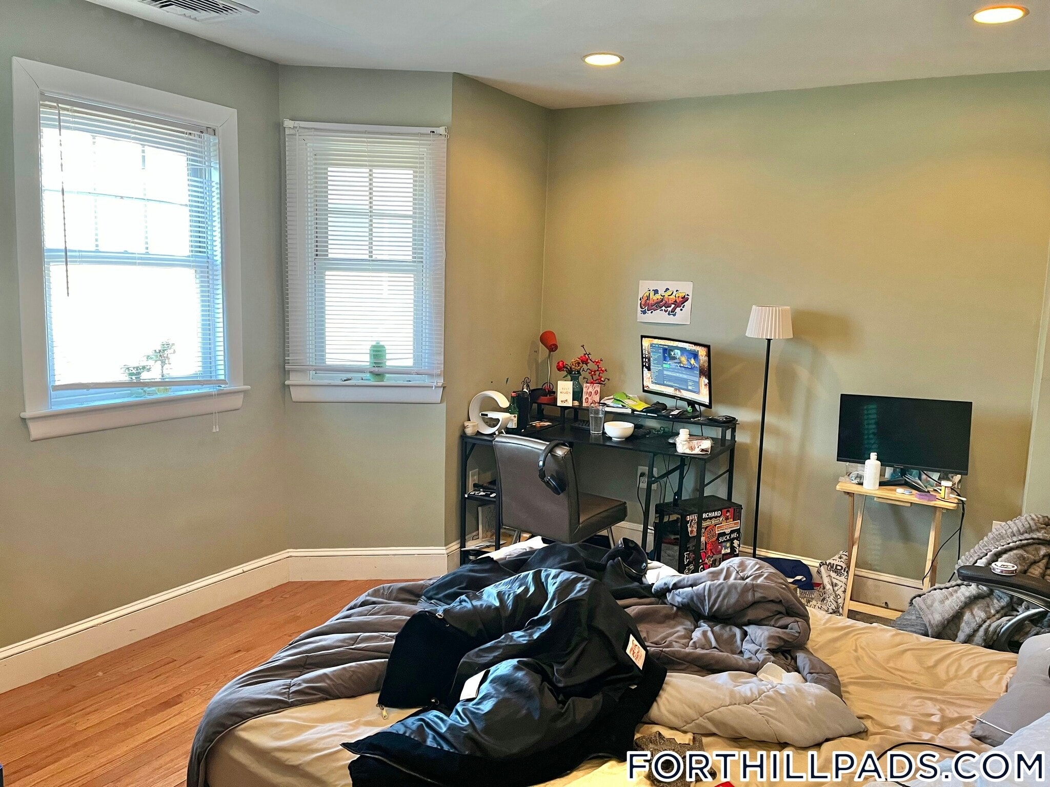 Building Photo - 21 Dorr St