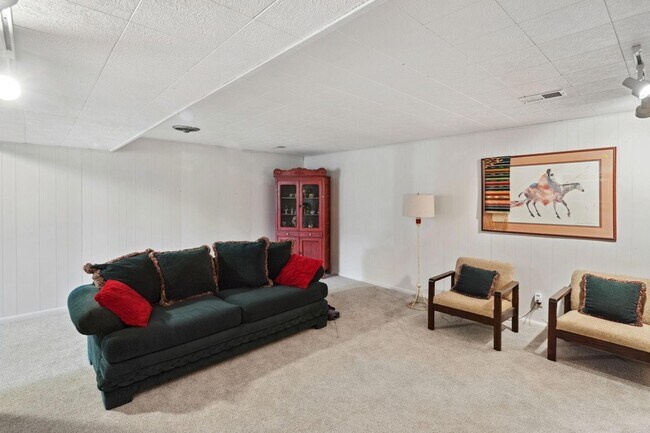 Building Photo - 6429 Mendelssohn Ln