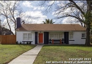 Building Photo - 2102 W Mistletoe Ave